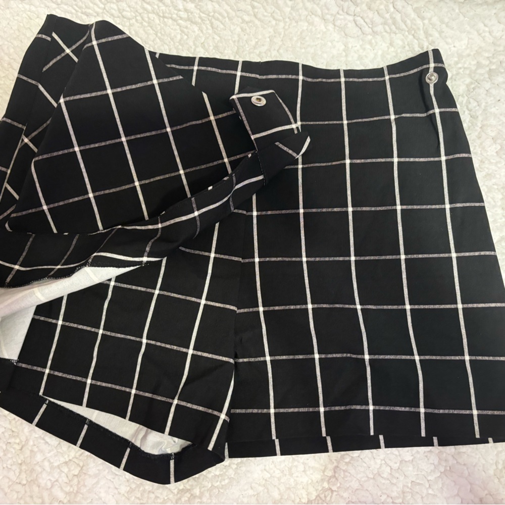 Joe B Plaid Skort - Picture 2 of 3